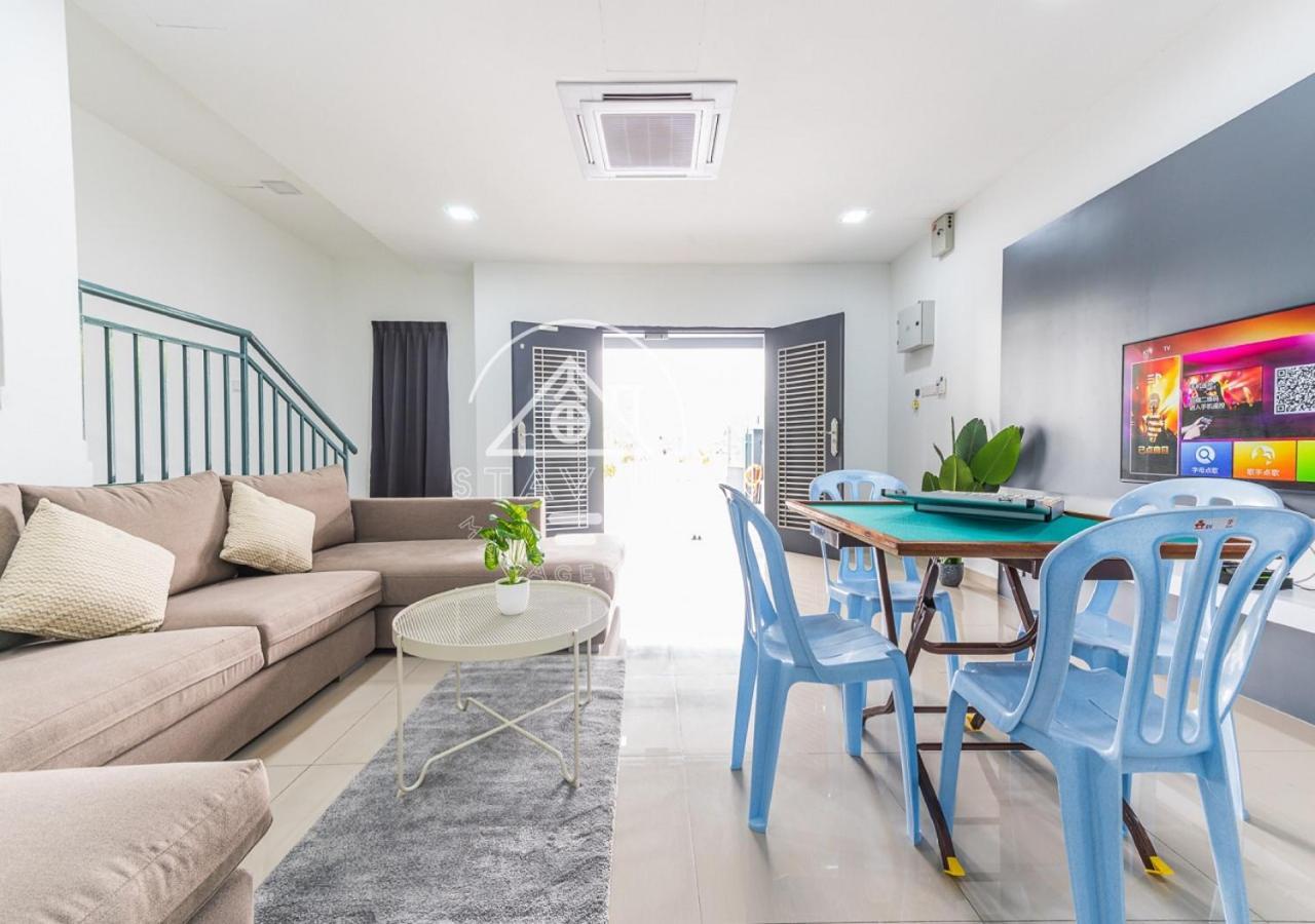 10-14pax 4br Double Storey House Port Dickson