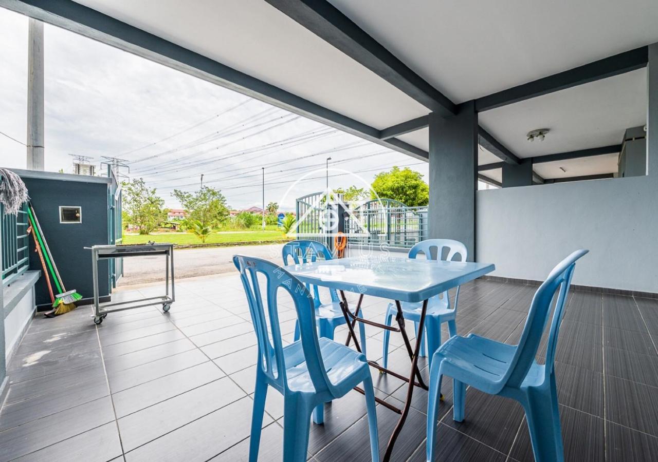 10-14pax 4br Double Storey House Holiday home *