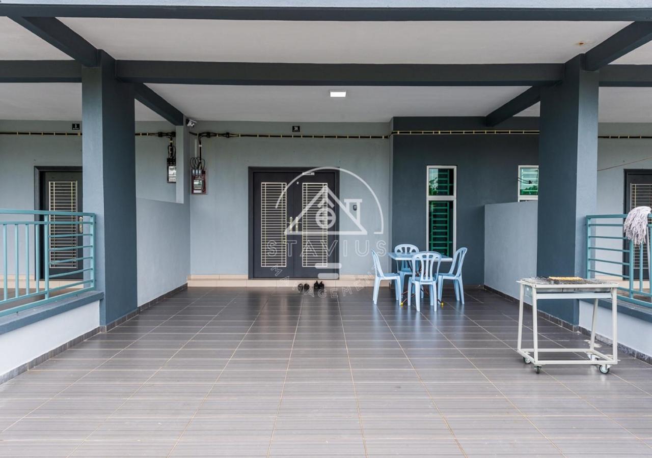 10-14pax 4br Double Storey House Holiday home Port Dickson